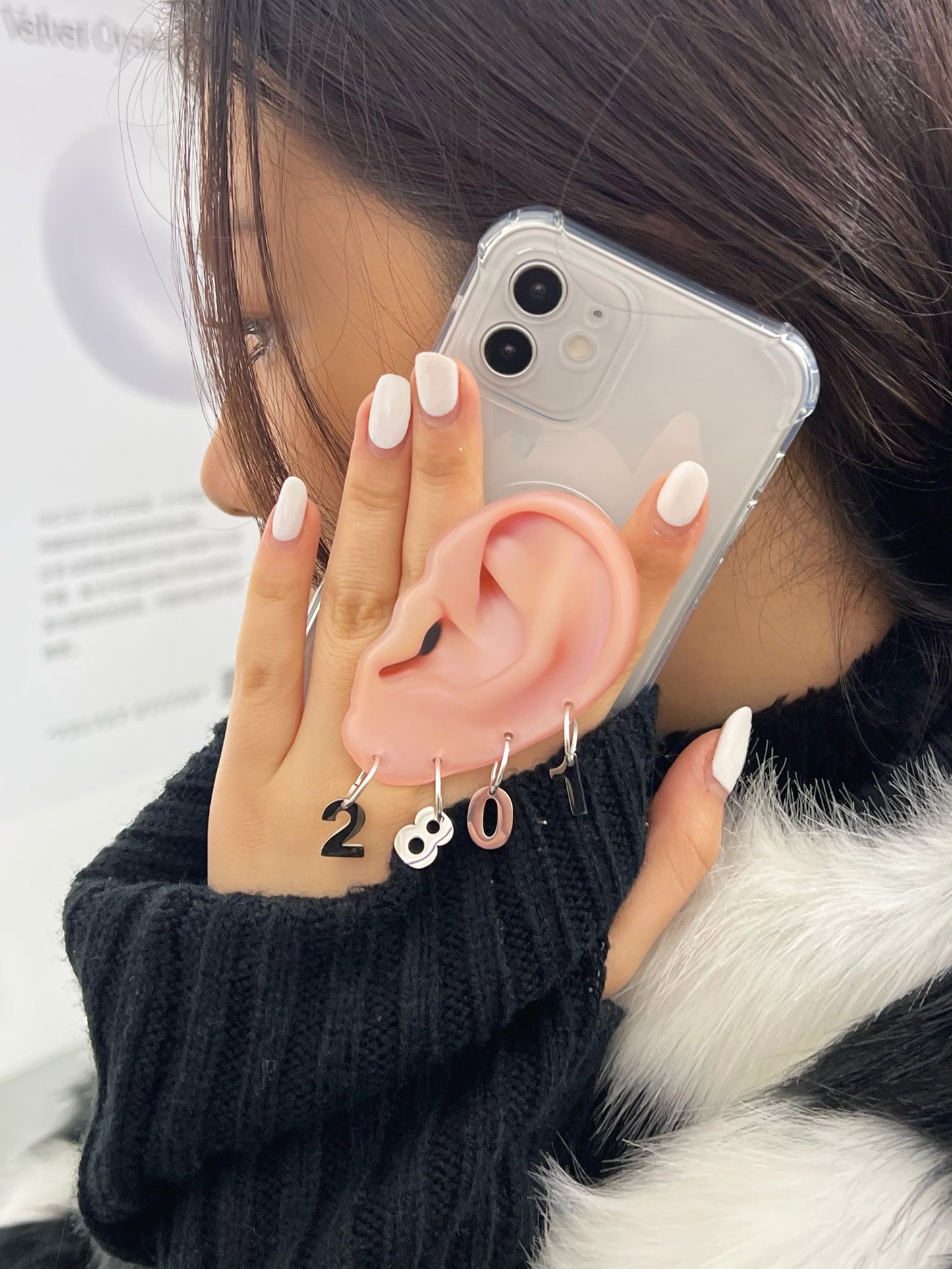 “Ear To Hear” Phone Grip